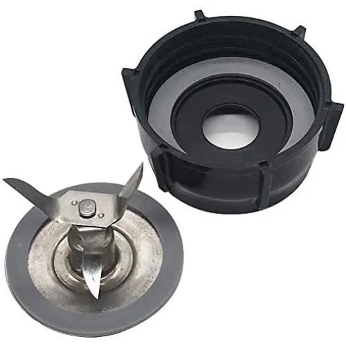 Remplacement de la lame de broyeur 4961 pour blender, avec bouchon de fond de jarre et 2 joints d'étanchéité en caoutchouc, compatible avec les blenders Oster Classic et Oster Osterizer. Remplacement de la lame de broyeur 4961 pour blender, avec bouchon de fond de jarre et 2 joints d'étanchéité en caoutchouc, compatible avec les blenders Oster Classic et Oster Osterizer.