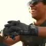 Gants de thérapie Intellinetix - Compression pour les mains - Thérapie vibratoire portable - Soutien pour l'arthrose et la douleur chronique - Petit Gants de thérapie Intellinetix - Compression pour les mains - Thérapie vibratoire portable - Soutien pour l'arthrose et la douleur chronique - Petit
